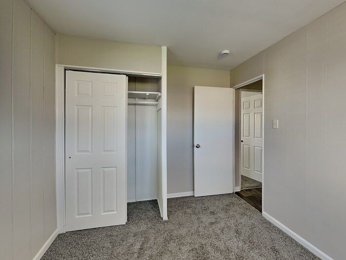 Building Photo - 514 Carol Dr