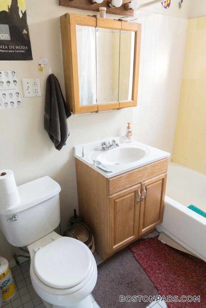 Building Photo - 56 Queensberry St