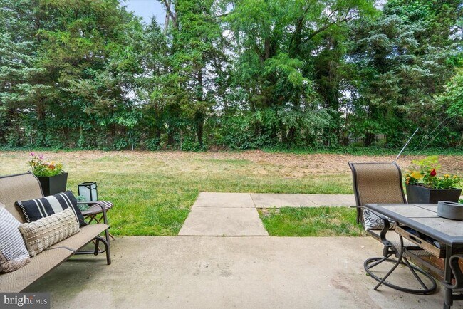 Building Photo - 3332 Spring Ln