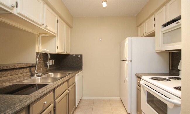 Building Photo - 2120 El Paseo St