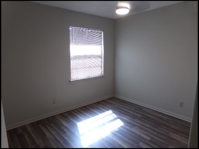 Building Photo - 701 N Buchanan St