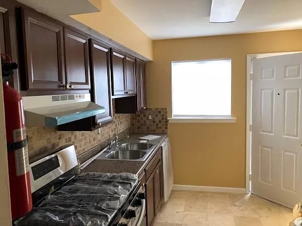 Building Photo - 311 N Oaks Blvd