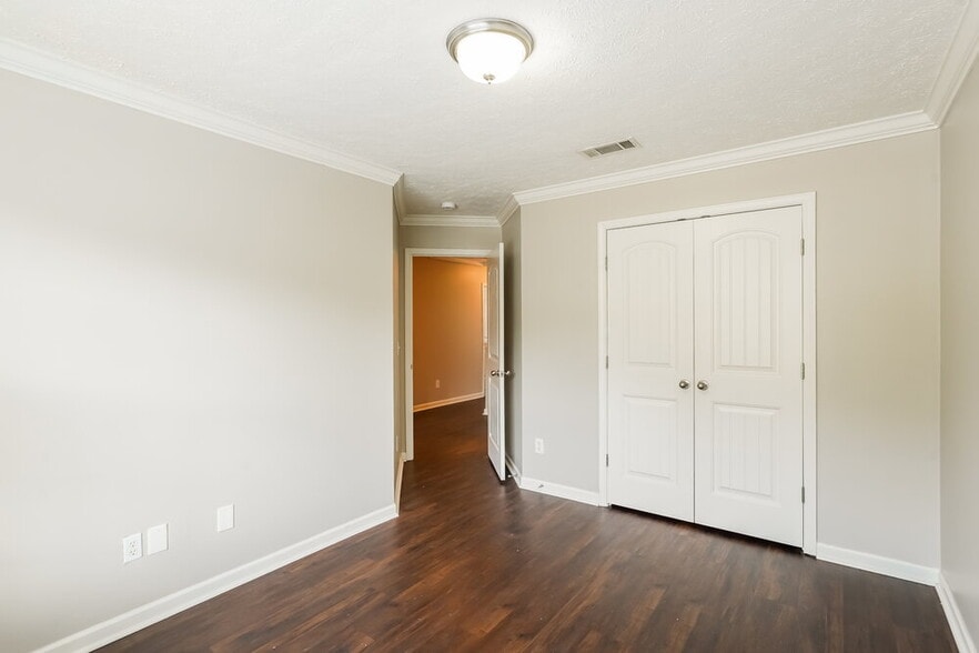 Building Photo - 1428 Sprucedale Dr