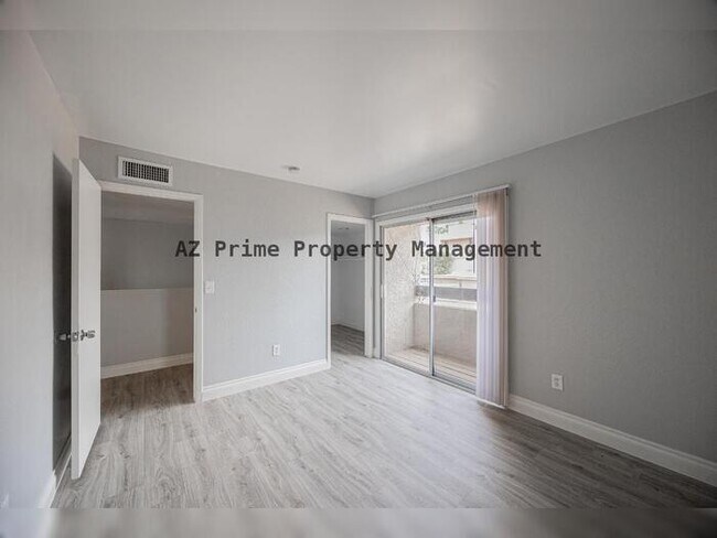 Building Photo - 2674 N 43rd Ave