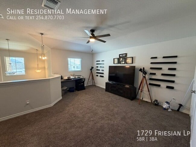 Building Photo - 1729 Friesian Lp