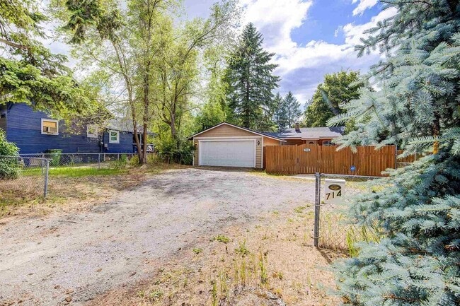 Building Photo - Stunning 3 Bed, 1 Bath Home on South Hill!