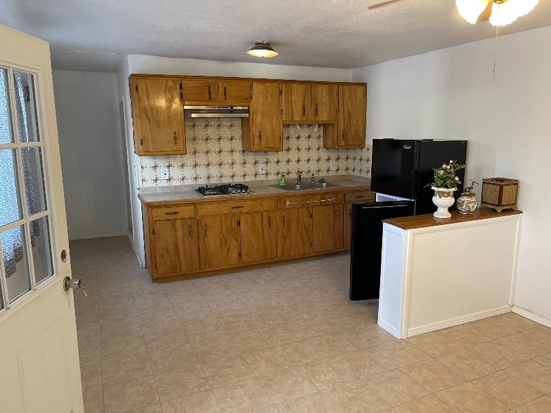 Building Photo - 608 Alicia Dr