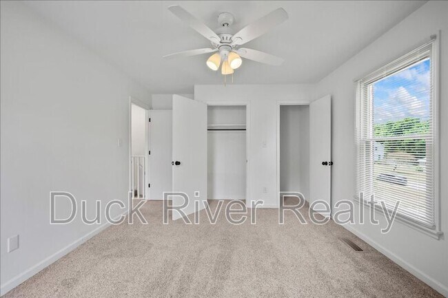 Building Photo - 519 Woods Dr