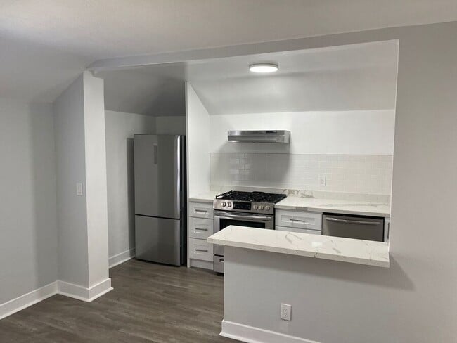 Building Photo - 1925 10th Street-14