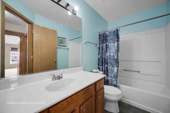 Building Photo - 1058 Delta Dr