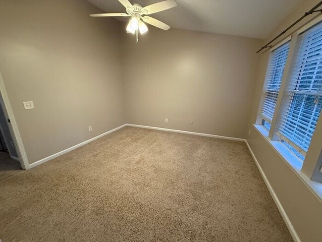 Building Photo - https://youtu.be/wyzPNZAWVWA?si=NV1Tv_AtGaQrvtzh