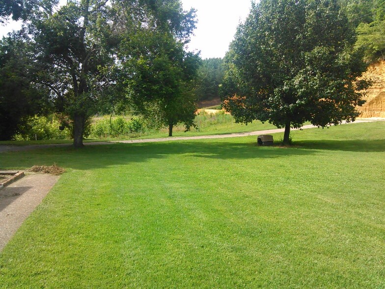 Building Photo - 8310 Middle Butler Rd