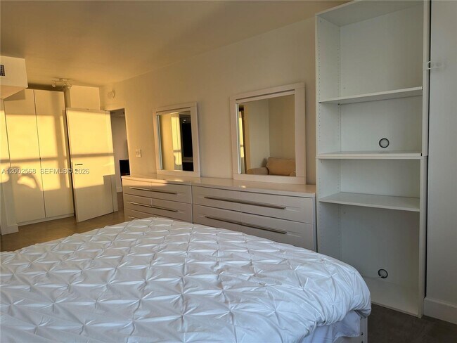 Building Photo - 650 West Ave