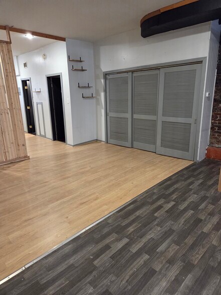 Building Photo - 954 N 8th St