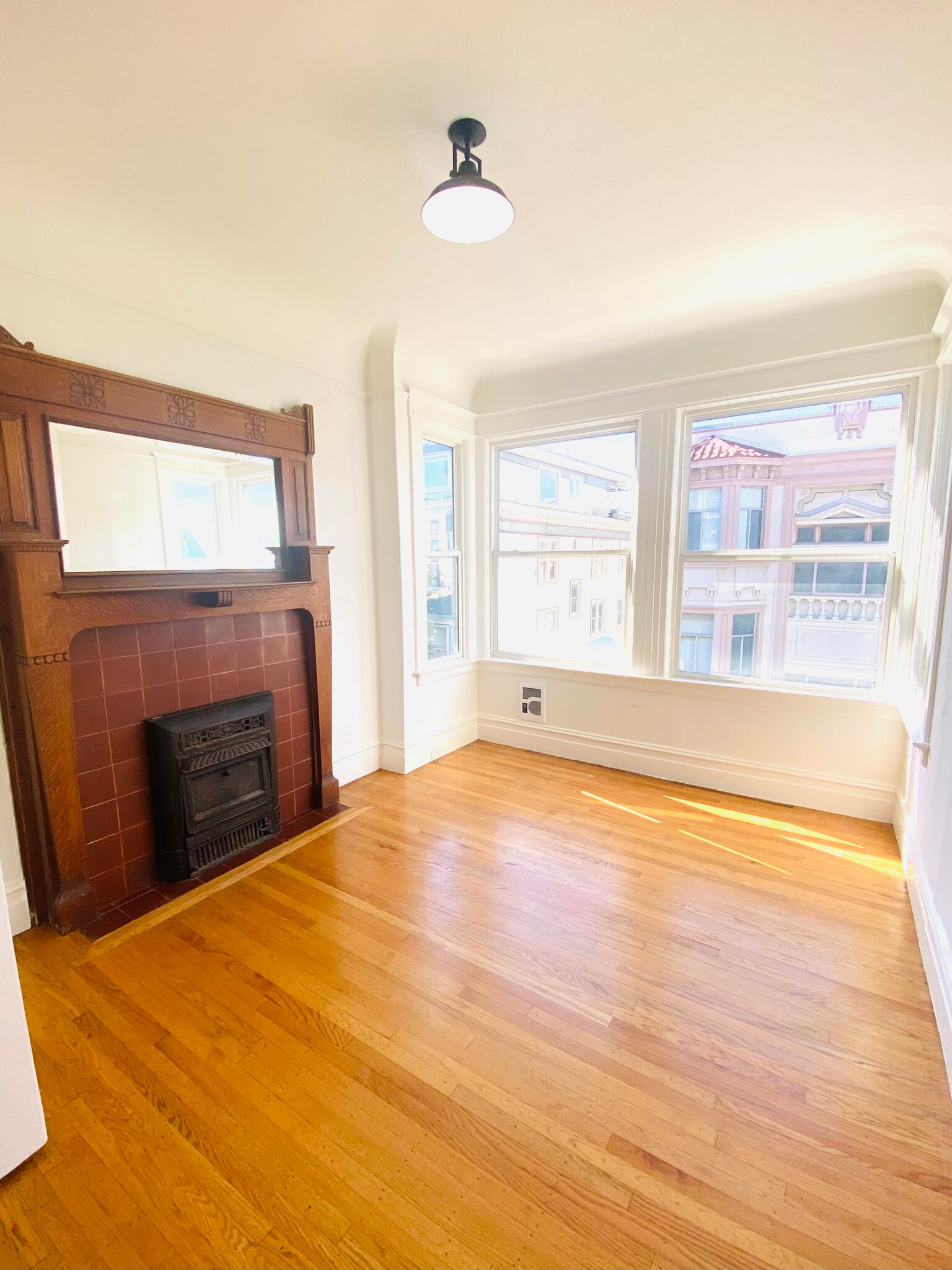 Building Photo - 1732 Grant Ave