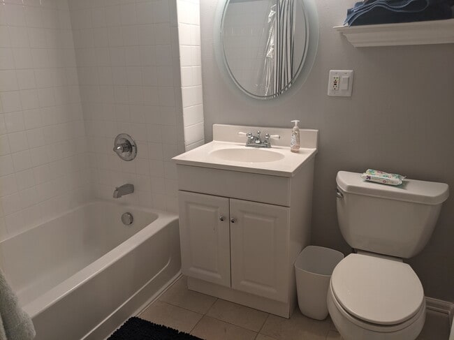 Building Photo - 2089 S Deframe St