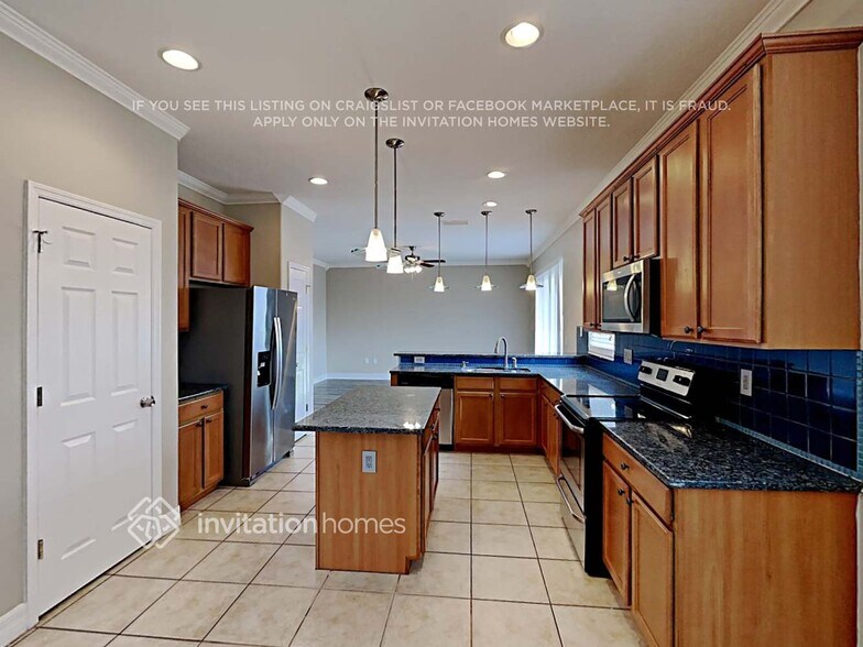 Building Photo - 16106 Bridgepark Dr