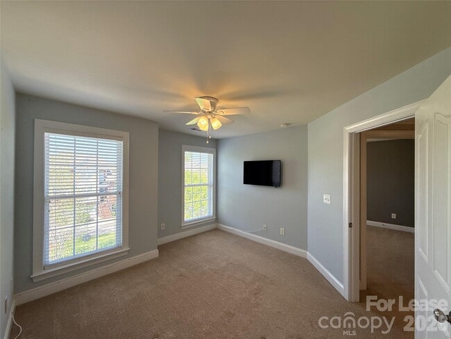 Building Photo - 2613 Huntman Way