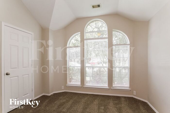 Building Photo - 1106 Sun Prairie Dr
