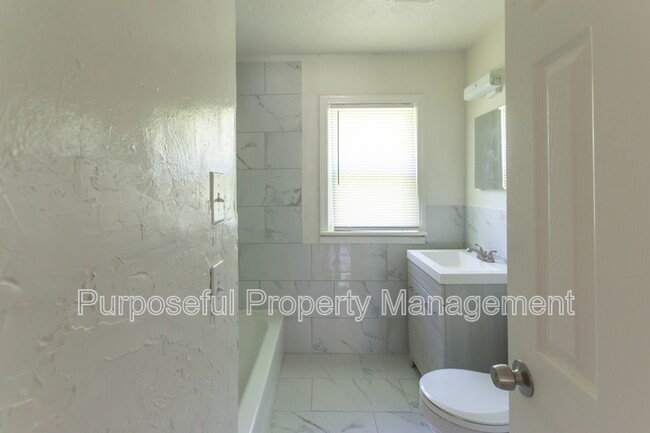 Building Photo - 2301 Granada Blvd