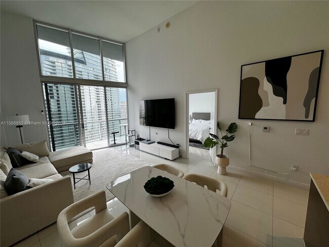 Building Photo - 475 Brickell Ave