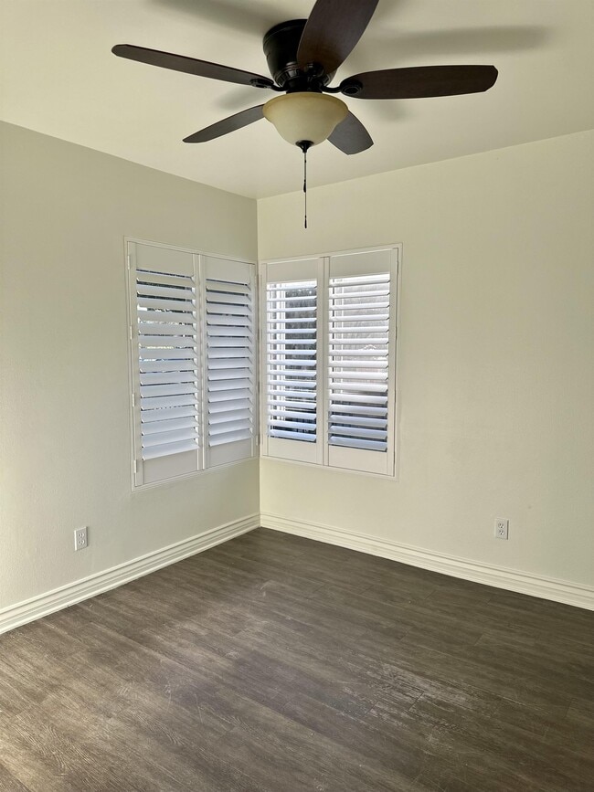 Building Photo - 529 W Santa Barbara St