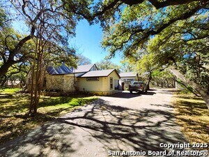 Building Photo - 9810 Park Dr
