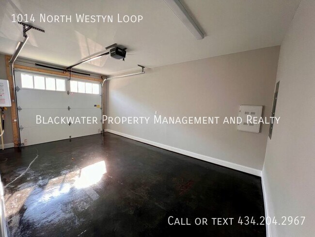 Building Photo - 3 Bedroom Townhome in Westyn Village!