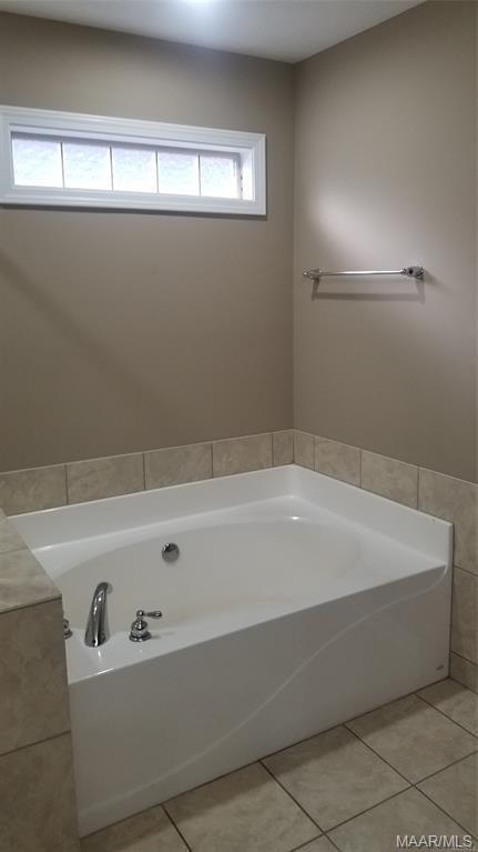 Building Photo - 9001 Saw Tooth Loop