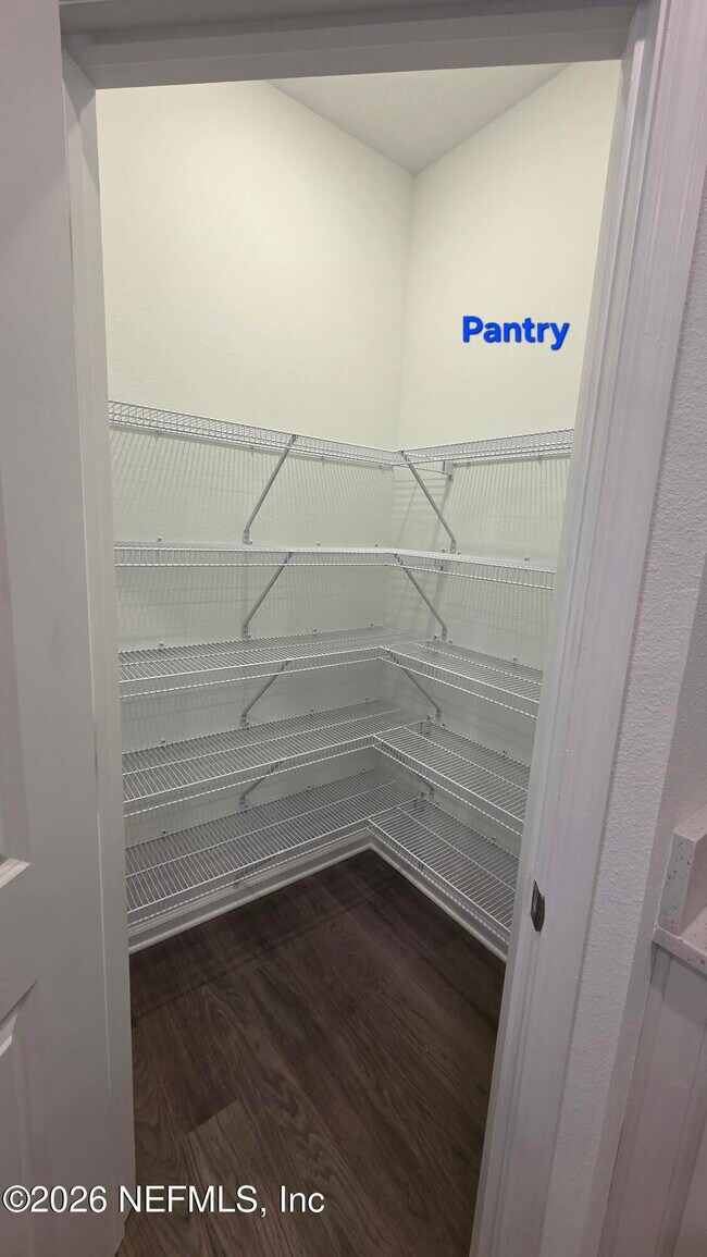 Building Photo - 644 Farmfield Dr