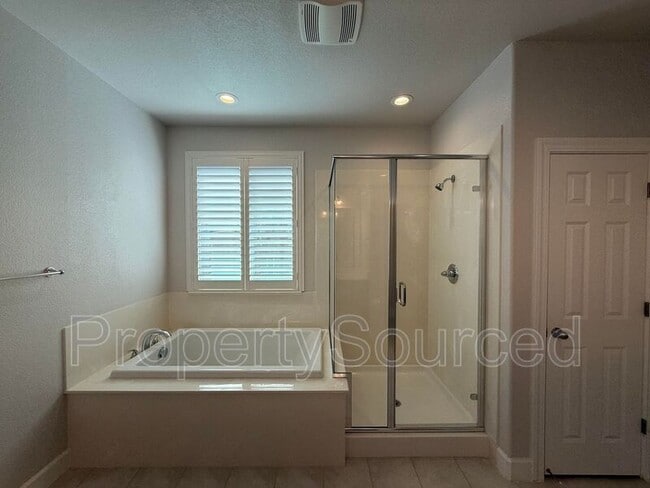 Building Photo - 1978 Memorial Ln