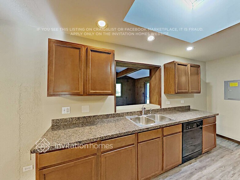 Building Photo - 16330 Mark Ln