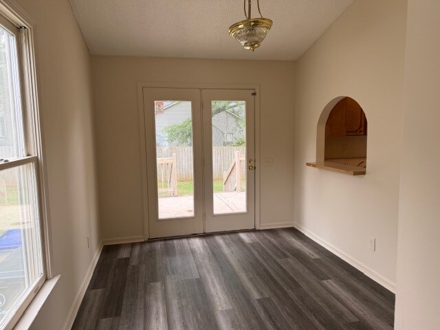 Building Photo - 8 Retriever Ln