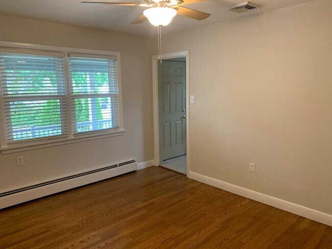 Building Photo - Beautiful 2 bed Rancher for Rent. Palmyra