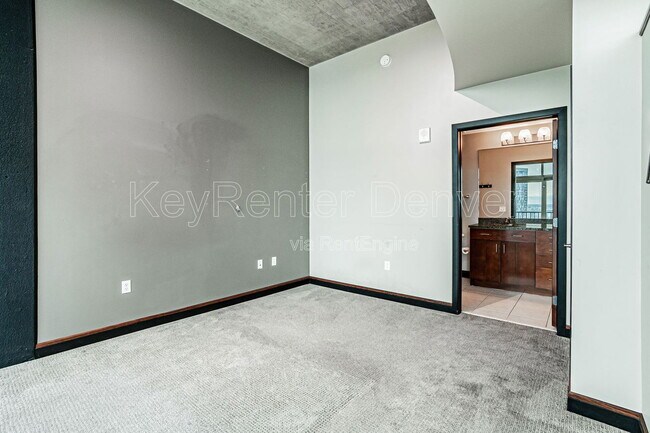 Building Photo - 1700 Bassett St