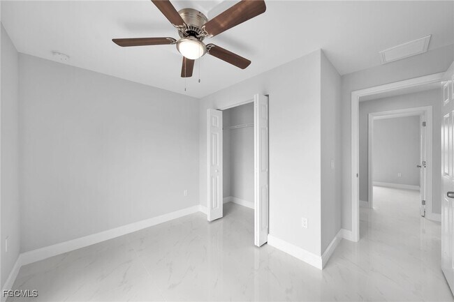 Building Photo - 1829 NW 7th Pl