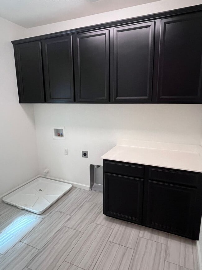 Building Photo - BEAUTIFUL HOME IN ROSEVILLE IN THE GATED COMMUNITY OF STONE POINT!!