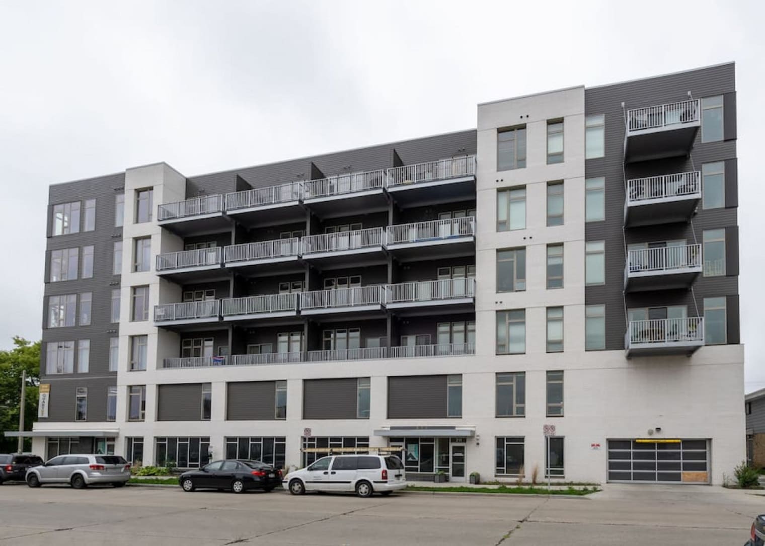 Building Photo - 211 W Mineral St