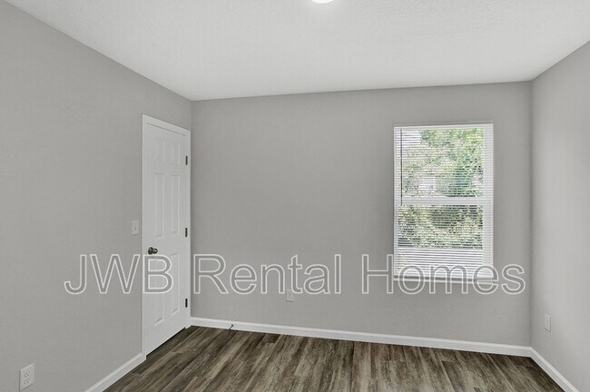 Building Photo - 1041 Oakley St