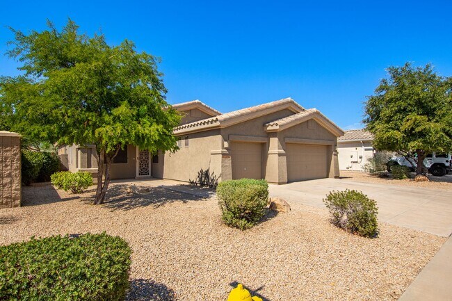 Building Photo - Coming Soon! Spacious Home & Yard with RV ...