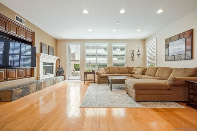 Building Photo - 43 Topanga