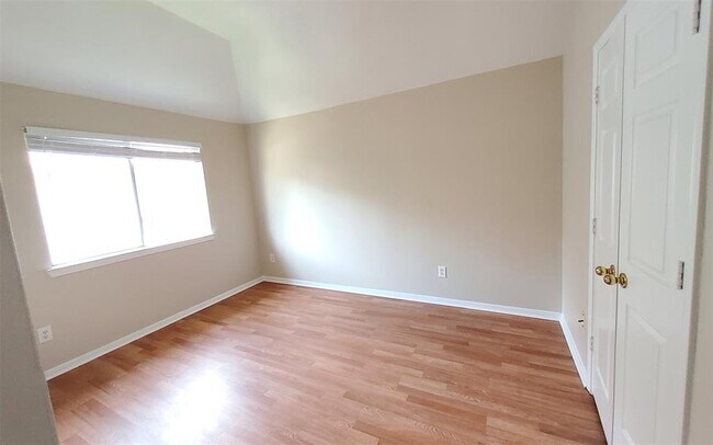 Building Photo - 2707 Sun Beam Ct