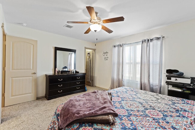 Building Photo - 12156 Mesquite Thorn Dr