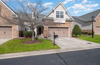 Building Photo - Beautiful Maintanance-Free 3 bedrooms 3 FU...