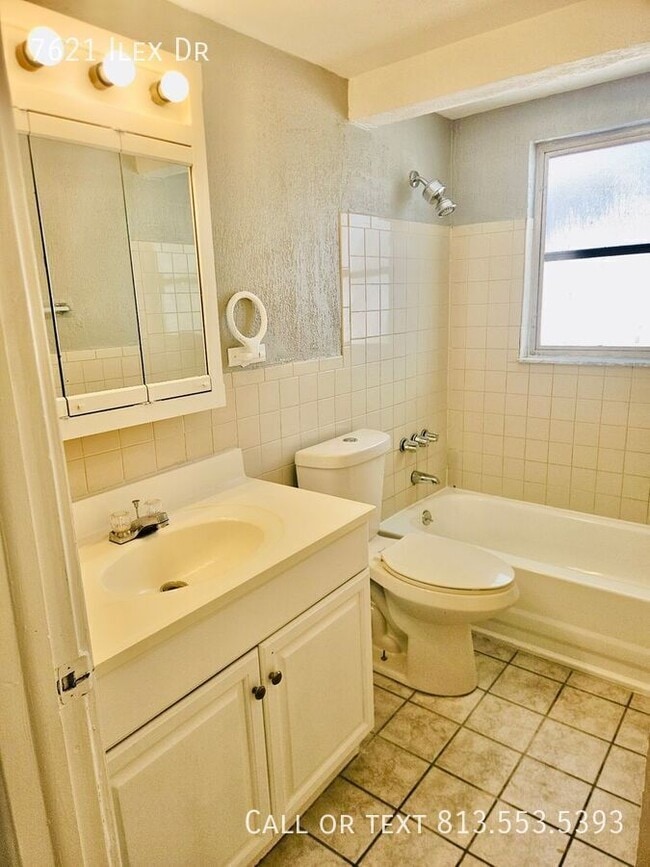 Building Photo - 7621 Ilex Dr