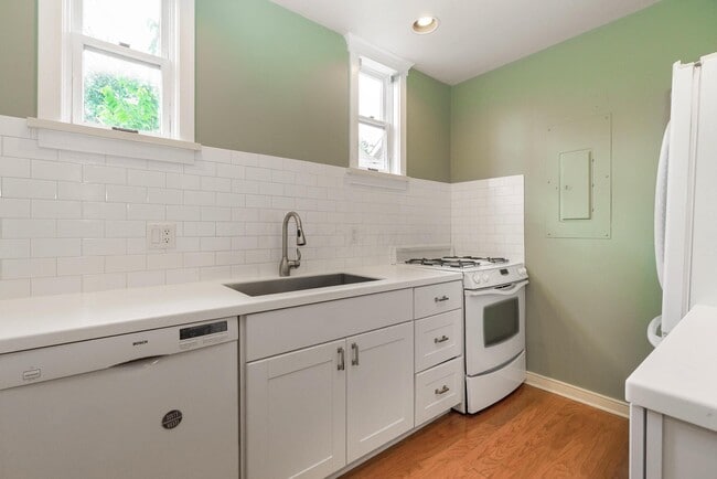 Building Photo - 88 Redbud Alley