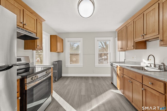 Building Photo - 1172 New Britain Ave