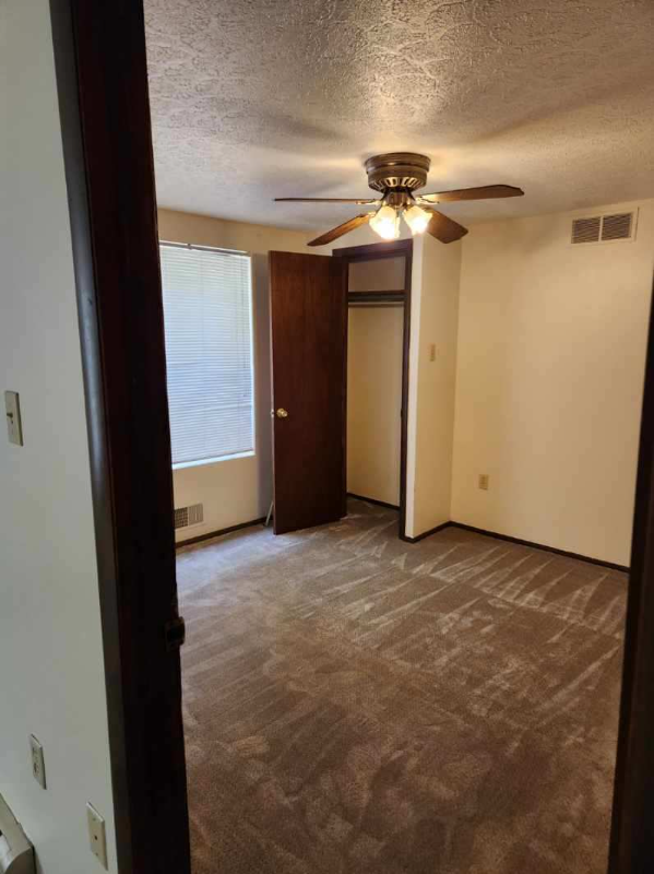 Building Photo - 614 Olive Ln