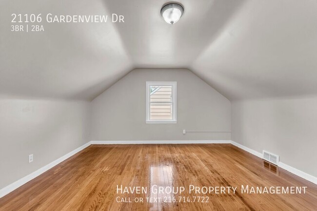 Building Photo - 21106 Gardenview Dr