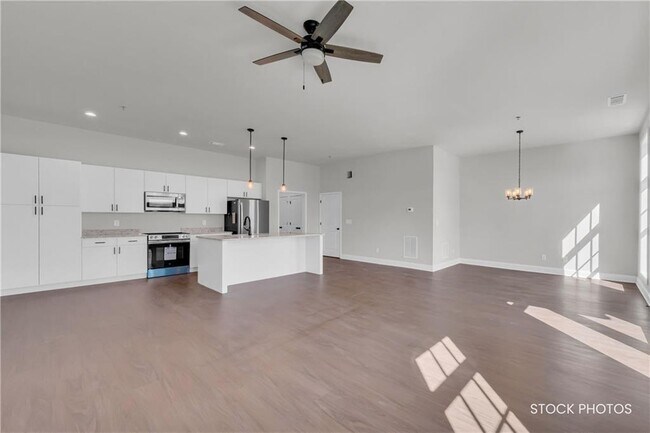 Building Photo - 1058 Homestead Wy St